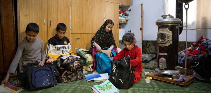 صورة توضيحية: الأطفال السوريون اللاجئون يدرسون بمنازلهم في الأردن.&nbsp; © UNICEF/UNI304422/Matas