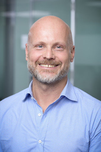 Headshot author